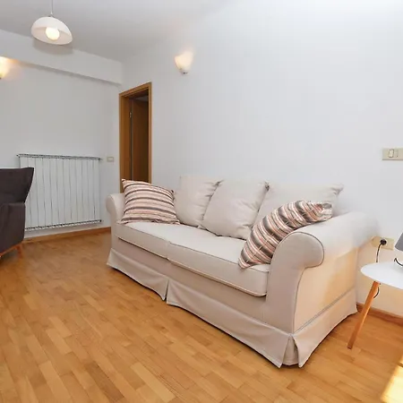 4 Bedroom Beautiful In *