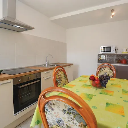 4 Bedroom Beautiful In